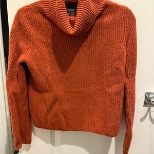 Banana Republic Women’s Cashmere Ribbed Turtleneck Sweater in Rust Size XS